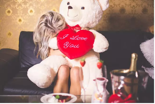 不浮躁的社会是什么样的?_龙熙